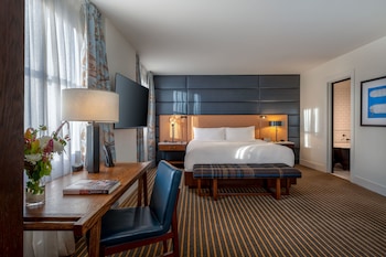 Junior Suite, 1 King Bed (View)