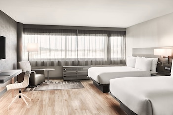 Room, 2 Queen Beds, Corner
