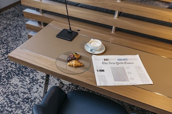 Suite, 1 Bedroom, Club Lounge Access