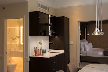 1 King Presidential Suite