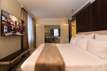 1 King Presidential Suite