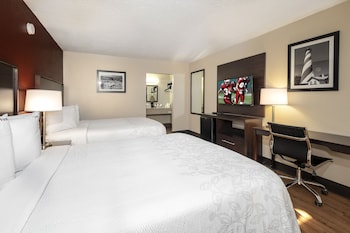 Standard Room, 2 Queen Beds (Smoke Free)