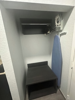 Standard Room, 1 King Bed, Non Smoking, Kitchen