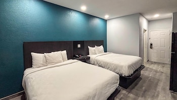 Standard Room, 2 Queen Beds, Non Smoking, Kitchen