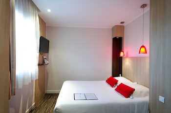 Standard Room, 1 Queen Bed, Non Smoking