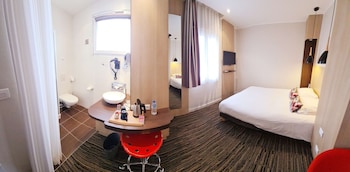 Standard Room, 1 Queen Bed, Non Smoking