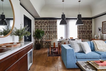 Miss Mary Suite