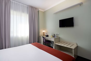 Standard Room, 1 Queen Bed, Non Smoking