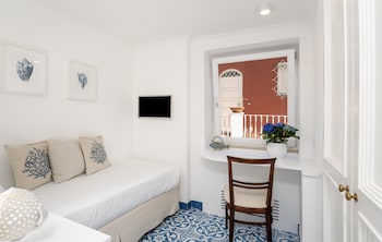 Single room with window