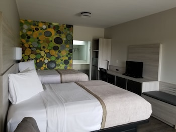 Standard Room, 2 Queen Beds, Non Smoking