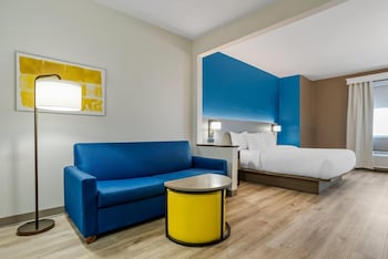 Suite, 1 King Bed with Sofa bed, Non Smoking, Jetted Tub