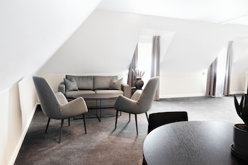 Deluxe Double Room, Non Smoking (with Sofa Bed)