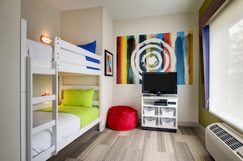 Suite, 1 Bedroom, Accessible (Communications)