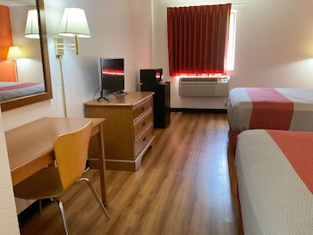 Standard Room, 2 Queen Beds, Smoking
