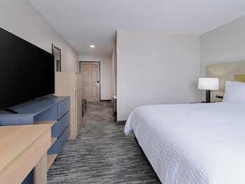 Standard Room, 1 Queen Bed