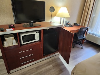Room, 2 Queen Beds, Non Smoking