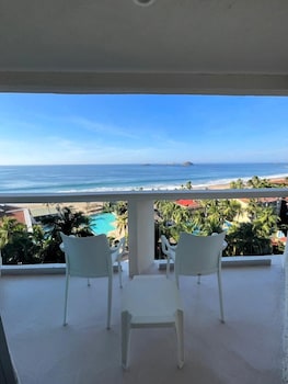 Premier Ocean Front King
