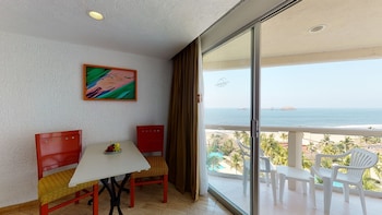 Premier Ocean Front King
