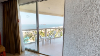 Premier Ocean Front King