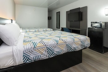 Deluxe Room, 2 Double Beds, Smoking, Refrigerator & Microwave