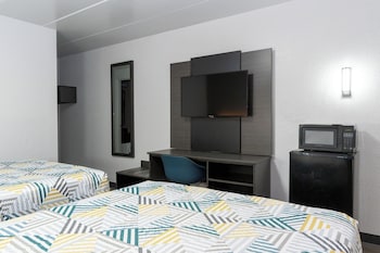 Deluxe Room, 2 Double Beds, Smoking, Refrigerator & Microwave