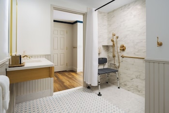 Standard Room, 1 King Bed, Accessible