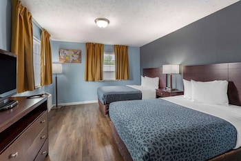 Suite, 1 Bedroom (2 Double Beds and 2 Person Sofabed)