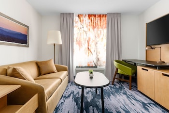 Studio, 1 King Bed with Sofa bed, Hearing Accessible