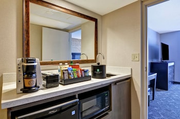 Premium Suite, 2 Queen Beds, Accessible, Bathtub