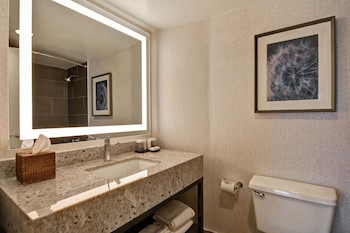 Premium Suite, 2 Queen Beds, Accessible, Bathtub