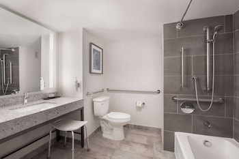 Suite, 2 Queen Beds, Accessible, Bathtub