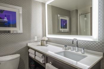 Room, 1 King Bed, Accessible, Bathtub