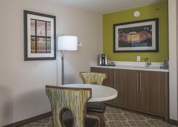 Junior Suite, 1 King Bed, Non Smoking