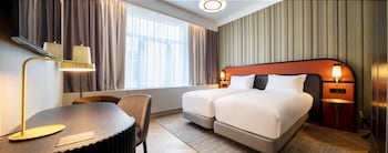 Family Room, 2 Twin Beds