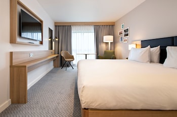 Suite, 1 Queen Bed, Accessible