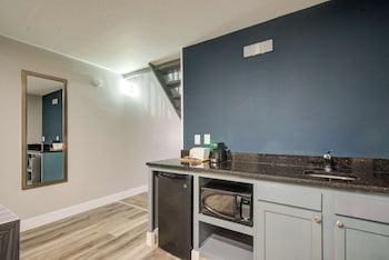 Suite, 1 King Bed