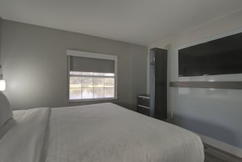 Room, 1 King Bed, Non Smoking (Upgrade)