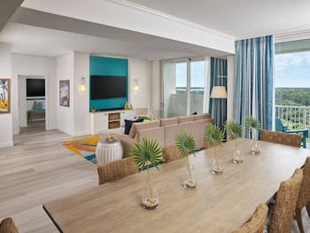 Lake View Executive Suite