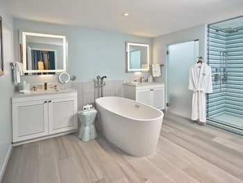 Lake View Executive Suite