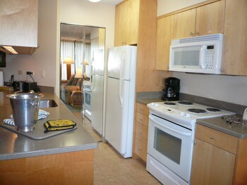 Premium Condo, 1 Bedroom, Partial Ocean View