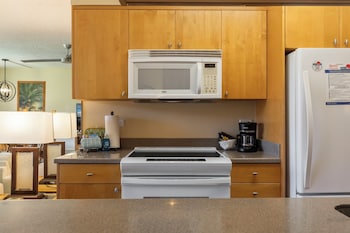 Premium Condo, 1 Bedroom, Partial Ocean View