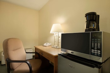 Standard Room, 2 Queen Beds, Non Smoking