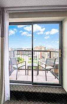 Suite, 1 King Bed with Sofa bed, Balcony