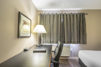 Standard Room, 1 Queen Bed