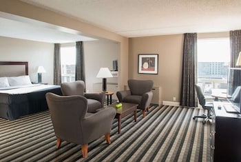 Suite, 1 King Bed, Non Smoking (No pet friendly)