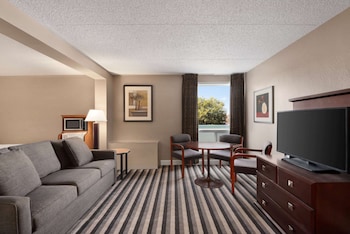 Suite, 2 Queen Beds, Non Smoking (No pet friendly)