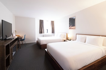 Deluxe Room, 2 Queen Beds, City View