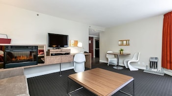 Premium Suite, 1 Bedroom, Balcony, Mountain View