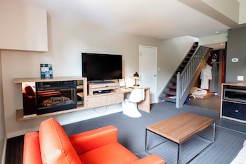 Loft, 1 Bedroom, Balcony, City View