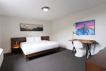 Suite, 1 Bedroom, Fireplace, Mountain View